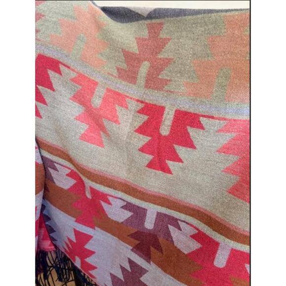 NOBIA Southwestern Aztec Boho Fringe Poncho Shawl Wrap One Size OS - Picture 3 of 6